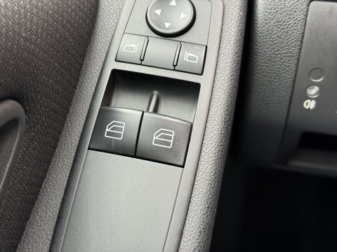 Mercedes-Benz A-Klasse 150 Classic | Origineel Nederlands | 2e Eigenaar | Stuurbekrachtiging | Centrale Deurvergrendeling | Elektrisch Verstelbare Spiegels | Radio |