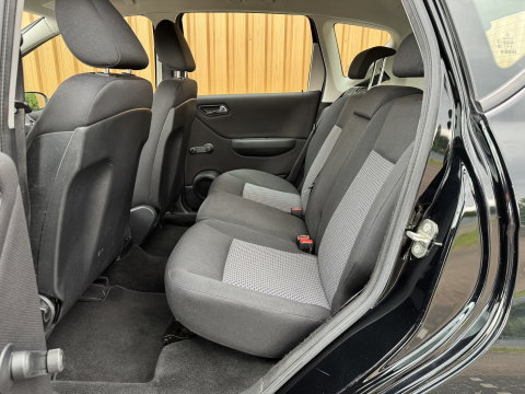 Mercedes-Benz A-Klasse 150 Classic | Origineel Nederlands | 2e Eigenaar | Stuurbekrachtiging | Centrale Deurvergrendeling | Elektrisch Verstelbare Spiegels | Radio |