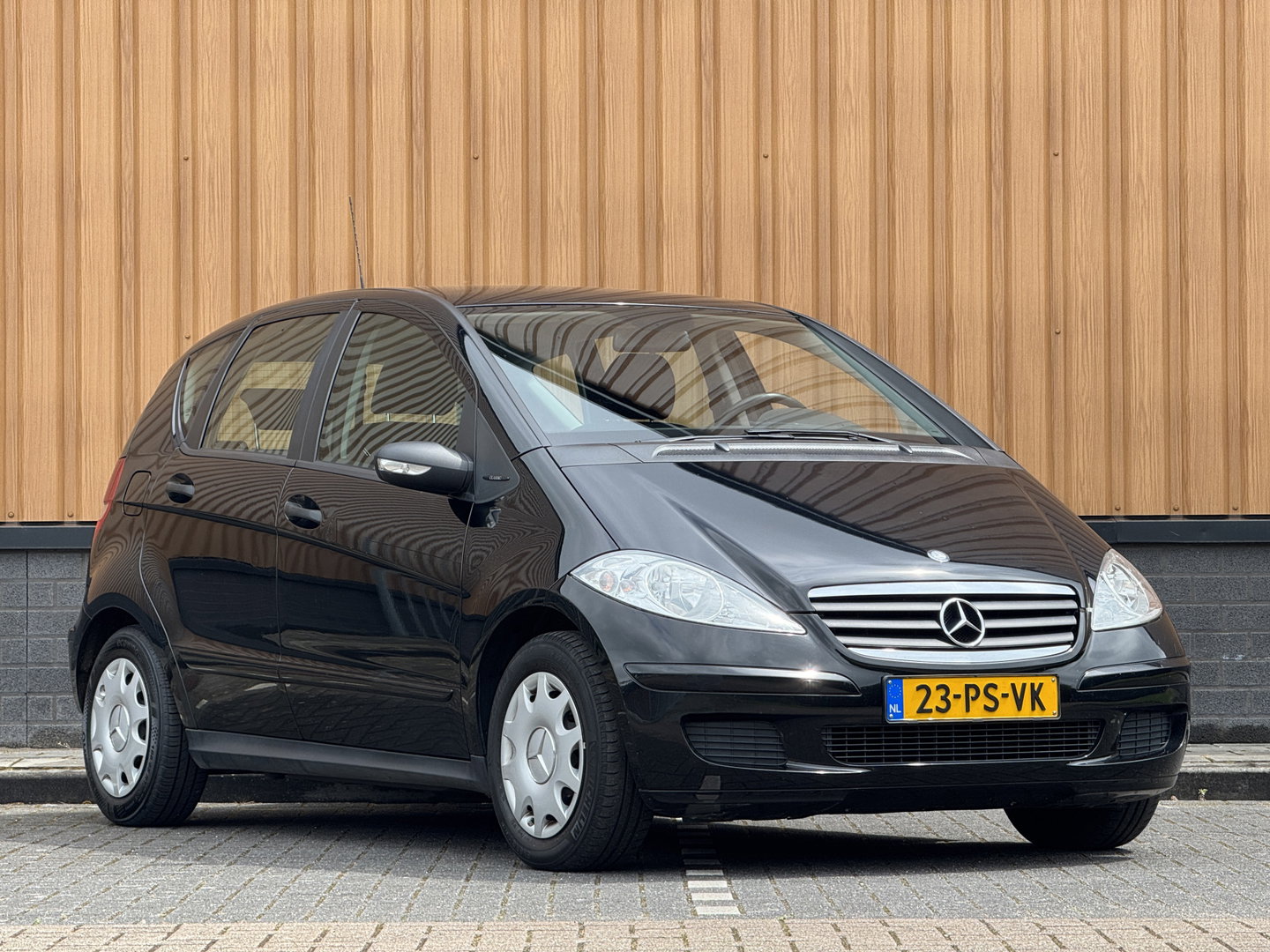 Mercedes-Benz A-Klasse 150 Classic | Origineel Nederlands | 2e Eigenaar | Stuurbekrachtiging | Centrale Deurvergrendeling | Elektrisch Verstelbare Spiegels | Radio |