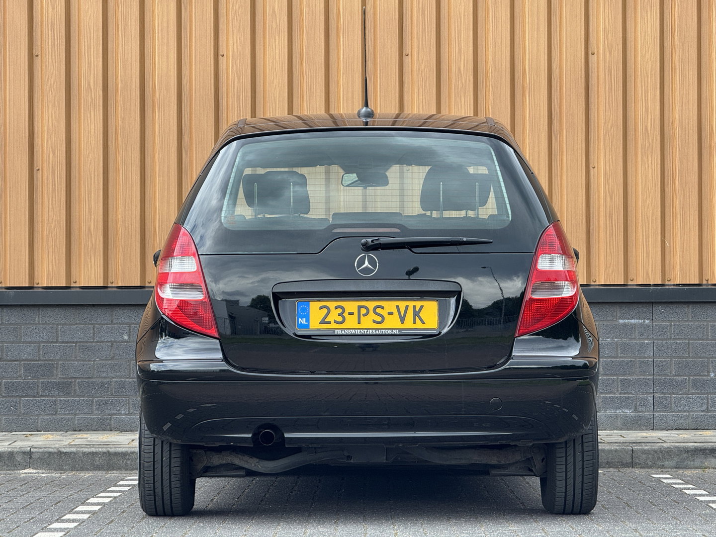 Mercedes-Benz A-Klasse 150 Classic | Origineel Nederlands | 2e Eigenaar | Stuurbekrachtiging | Centrale Deurvergrendeling | Elektrisch Verstelbare Spiegels | Radio |