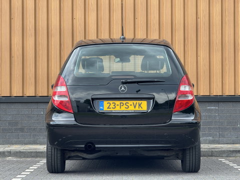 Mercedes-Benz A-Klasse 150 Classic | Origineel Nederlands | 2e Eigenaar | Stuurbekrachtiging | Centrale Deurvergrendeling | Elektrisch Verstelbare Spiegels | Radio |