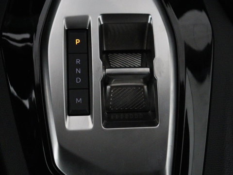 Peugeot 2008 1.2 Hybrid 136 Style | Automaat | Carplay | Climate control | Parkeerhulp | Full LED | Cruise control | Bluetooth