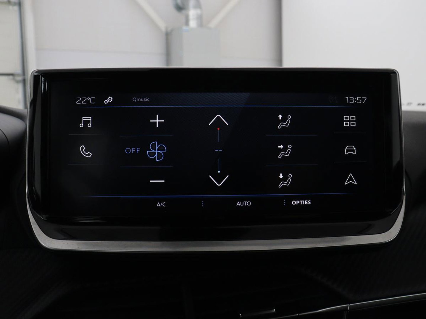 Peugeot 2008 1.2 Hybrid 136 Style | Automaat | Carplay | Climate control | Parkeerhulp | Full LED | Cruise control | Bluetooth