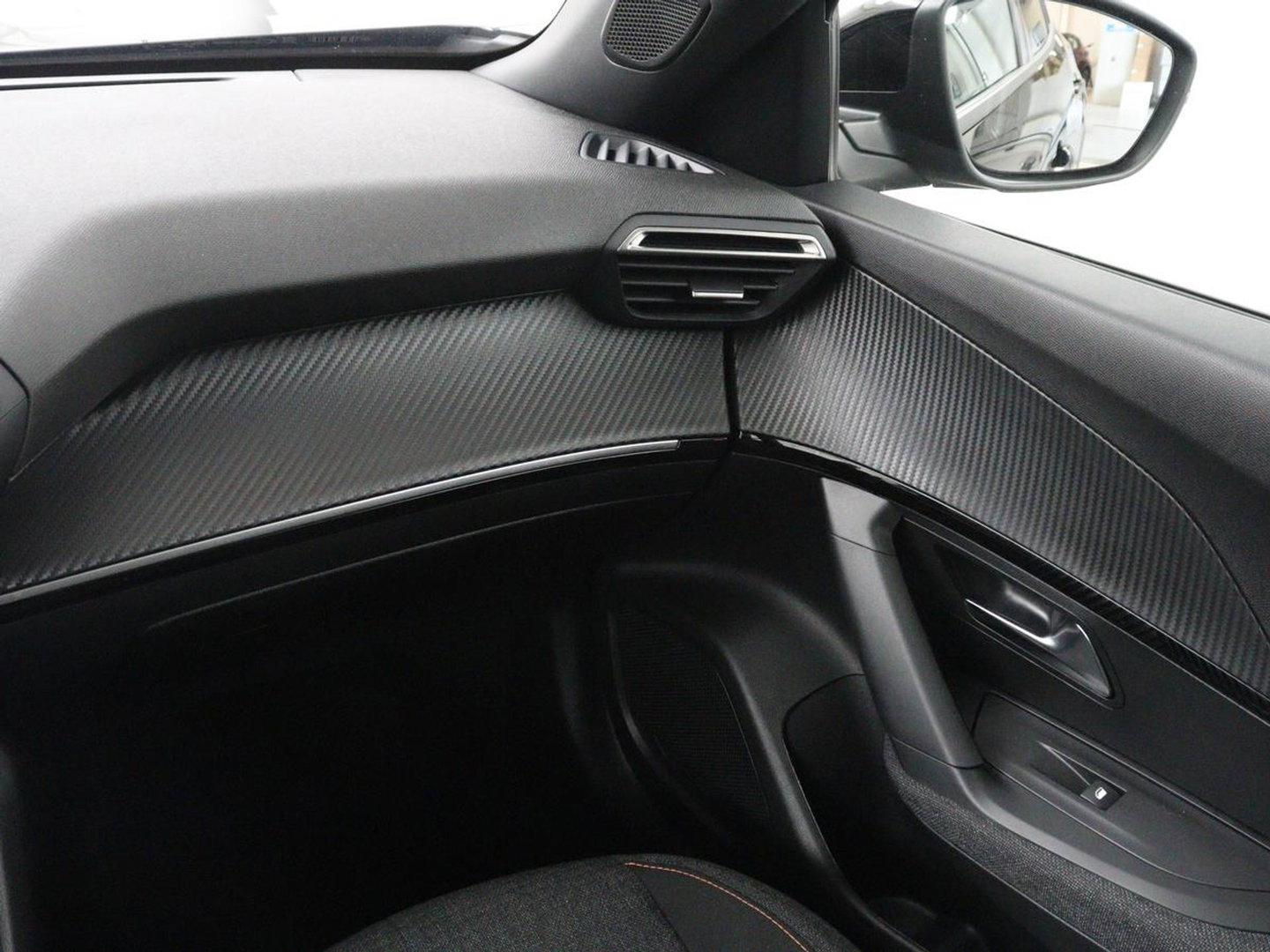 Peugeot 2008 1.2 Hybrid 136 Style | Automaat | Carplay | Climate control | Parkeerhulp | Full LED | Cruise control | Bluetooth