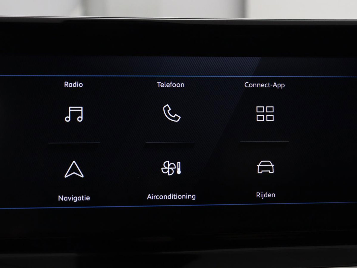 Peugeot 2008 1.2 Hybrid 136 Style | Automaat | Carplay | Climate control | Parkeerhulp | Full LED | Cruise control | Bluetooth