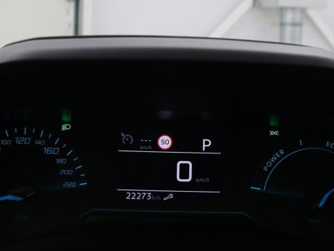 Peugeot 2008 1.2 Hybrid 136 Style | Automaat | Carplay | Climate control | Parkeerhulp | Full LED | Cruise control | Bluetooth