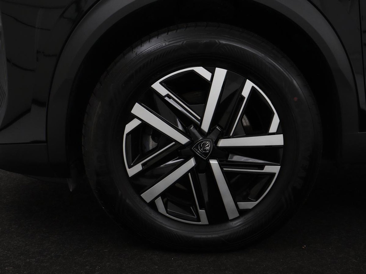 Peugeot 2008 1.2 Hybrid 136 Style | Automaat | Carplay | Climate control | Parkeerhulp | Full LED | Cruise control | Bluetooth