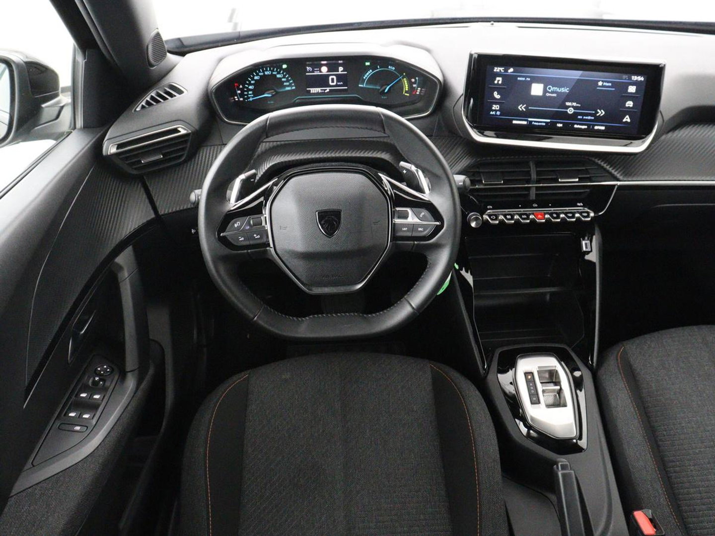 Peugeot 2008 1.2 Hybrid 136 Style | Automaat | Carplay | Climate control | Parkeerhulp | Full LED | Cruise control | Bluetooth