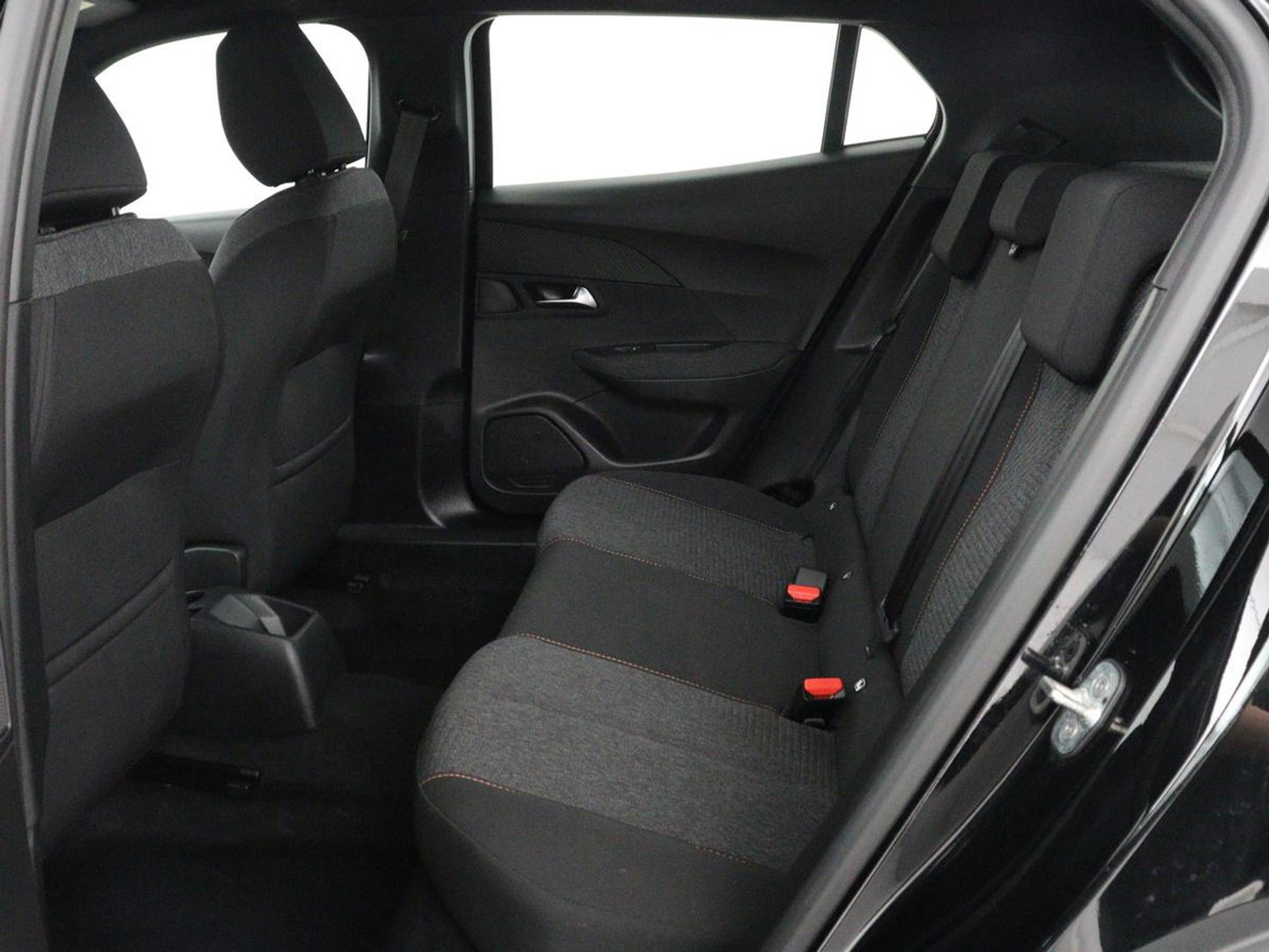 Peugeot 2008 1.2 Hybrid 136 Style | Automaat | Carplay | Climate control | Parkeerhulp | Full LED | Cruise control | Bluetooth