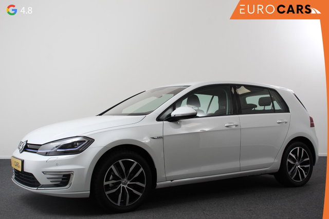 Volkswagen e-Golf - Edition Navigatie Climate Control Digitale cockpit  PDC Camera LMV 17" Stoelverwarming