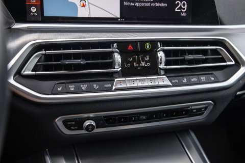 BMW X5 xDrive45e Executive CARPLAY / CAMERA / DEALER ONDERHOUDEN / LEER / STOELVERWARMING / BLACK ON BLACK
