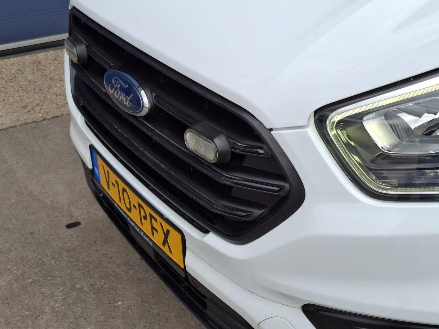 Ford Transit Custom 340 2.0 TDCI L1H1 Ambiente AIRCO / CRUISE CONTROLE / 3 ZITS / TREKHAAK / EURO 6
