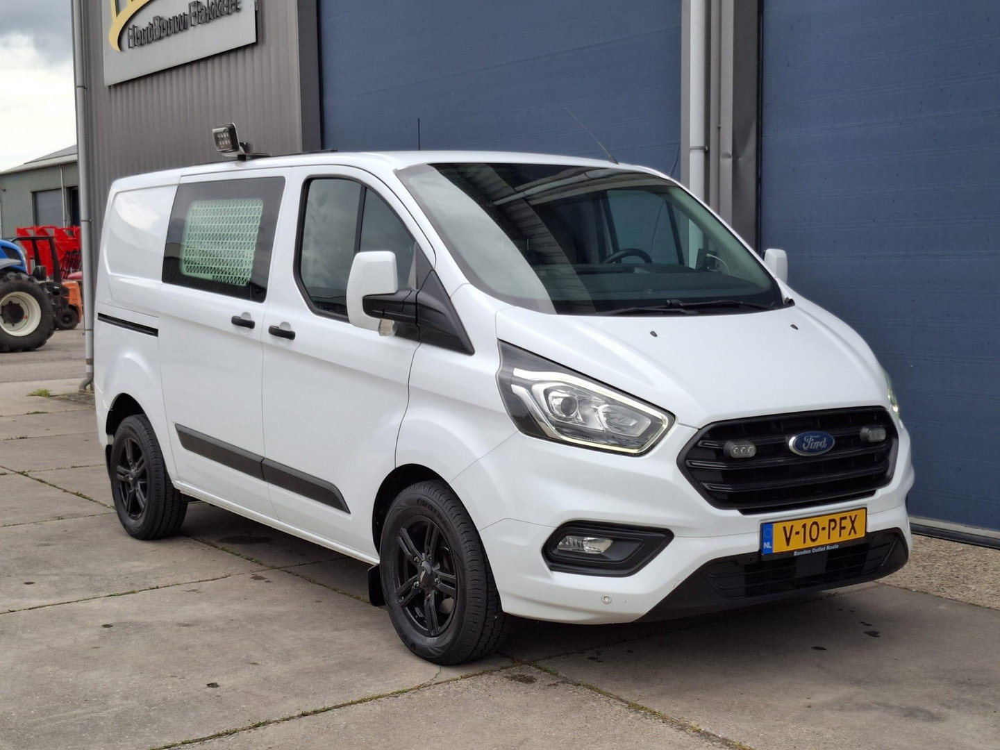 Ford Transit Custom 340 2.0 TDCI L1H1 Ambiente AIRCO / CRUISE CONTROLE / 3 ZITS / TREKHAAK / EURO 6