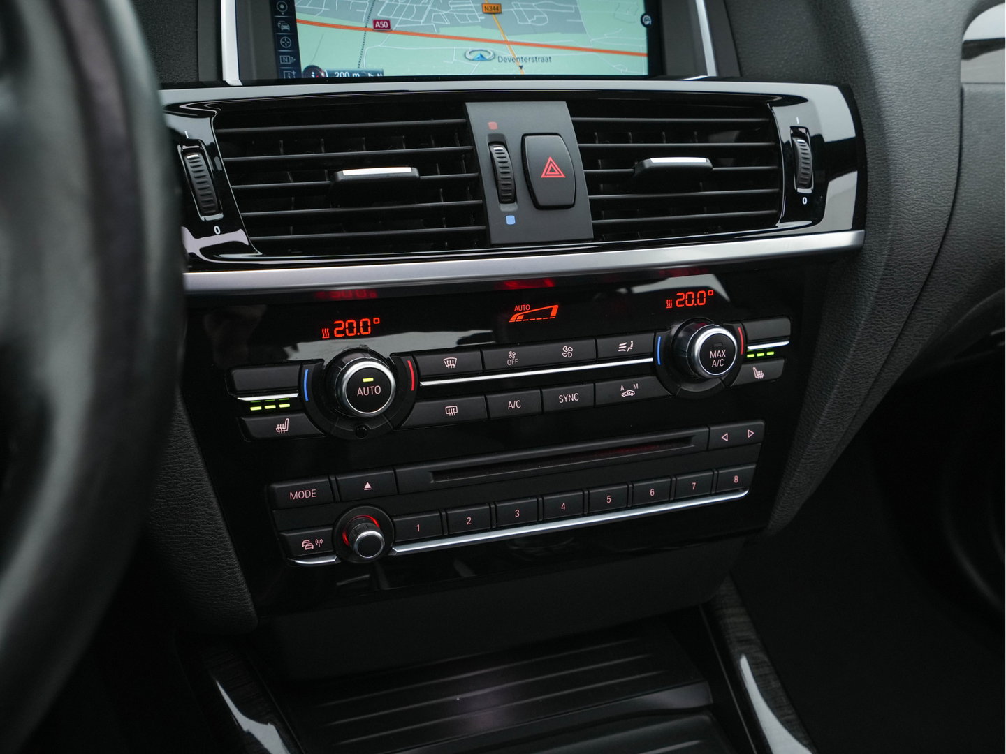 BMW X4 xDrive35i High Executive M-Sportpack Aut. *PANO | HEAD-UP | LEATHER | XENON | MEMORY-PACK | HARMAN/KARDON | KEYLESS | CAMERA | HEATED-SPORTSEATS | NAVI-FULLMAP | SHIFTPADDLES | PRIVACY-GLASS | 20''ALU | TOWBAR*