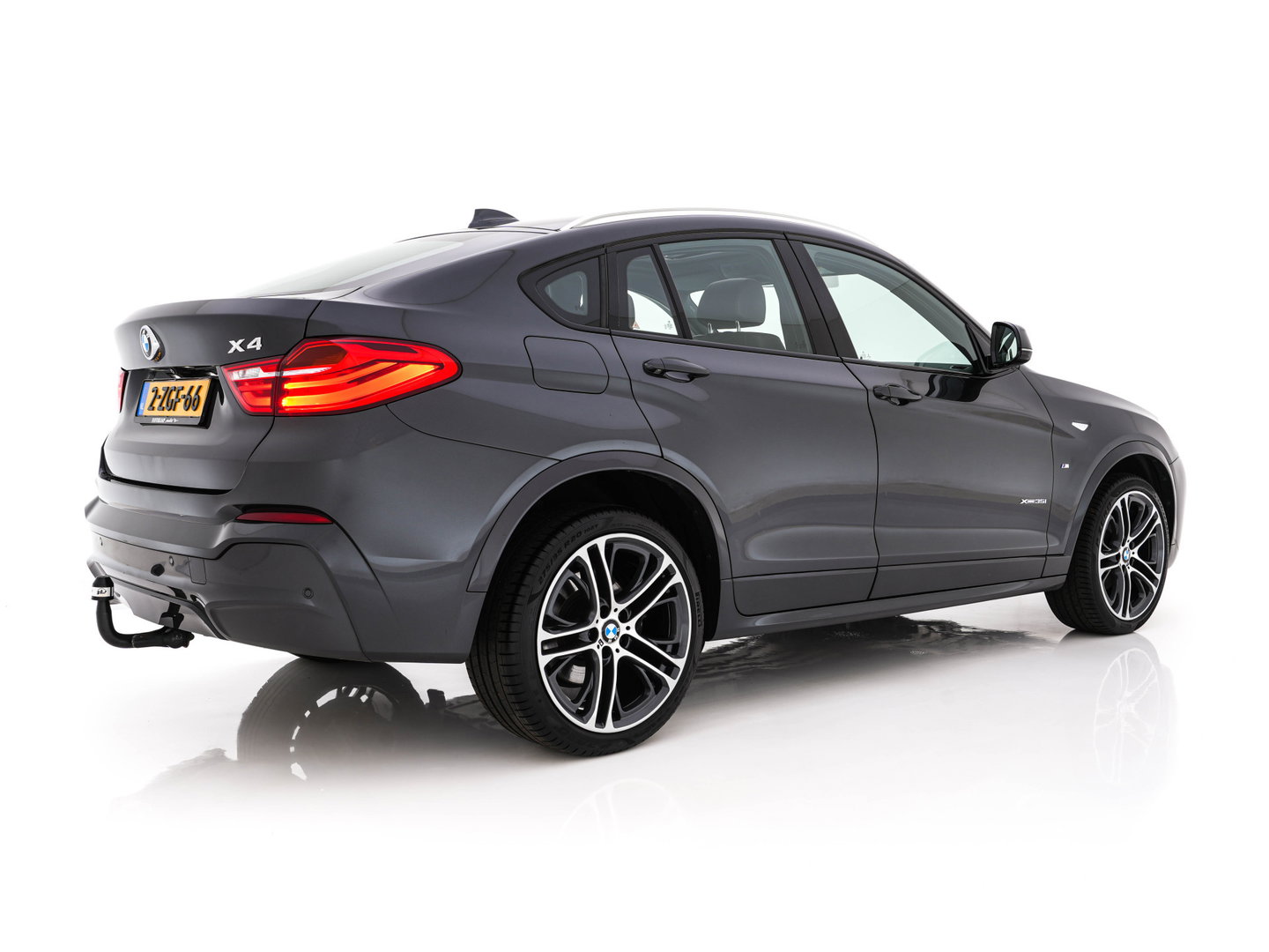 BMW X4 xDrive35i High Executive M-Sportpack Aut. *PANO | HEAD-UP | LEATHER | XENON | MEMORY-PACK | HARMAN/KARDON | KEYLESS | CAMERA | HEATED-SPORTSEATS | NAVI-FULLMAP | SHIFTPADDLES | PRIVACY-GLASS | 20''ALU | TOWBAR*