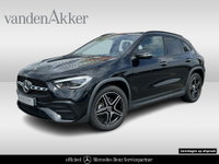 Mercedes-Benz GLA - 250 e AMG // Trekhaak / Panoramadak // Keyless Entry // MultiBeam LED // Carplay // Sfeerverlichting