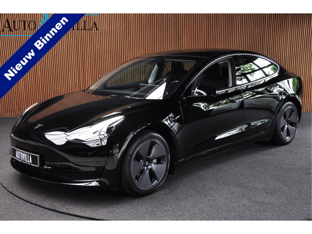 Tesla Model 3 - RWD 60 kWh Full Self Driving 3 Warmtepomp Leer Panodak Elektr. achterklep Elektr. verst. stuurwiel Elektr. verstelb. stoelen 360° ACC Climate Stuur- & Stoelverwarming voor & achter LM velgen PDC 1e Eigenaar! 000.857 km! Nieuw! BTW auto!