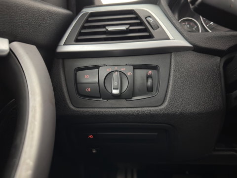 BMW 3-serie 330e Centennial High Executive M-Sportpack Aut. *PANO | HEAD-UP | LEATHER | FULL-LED | HEATED-SPORTSEATS | HIFI-SOUND | CAMERA | NAVI-FULLMAP | PRVACY-GLASS | SHIFTPADDLES | ECC | PDC | CRUISE | 19''ALU*