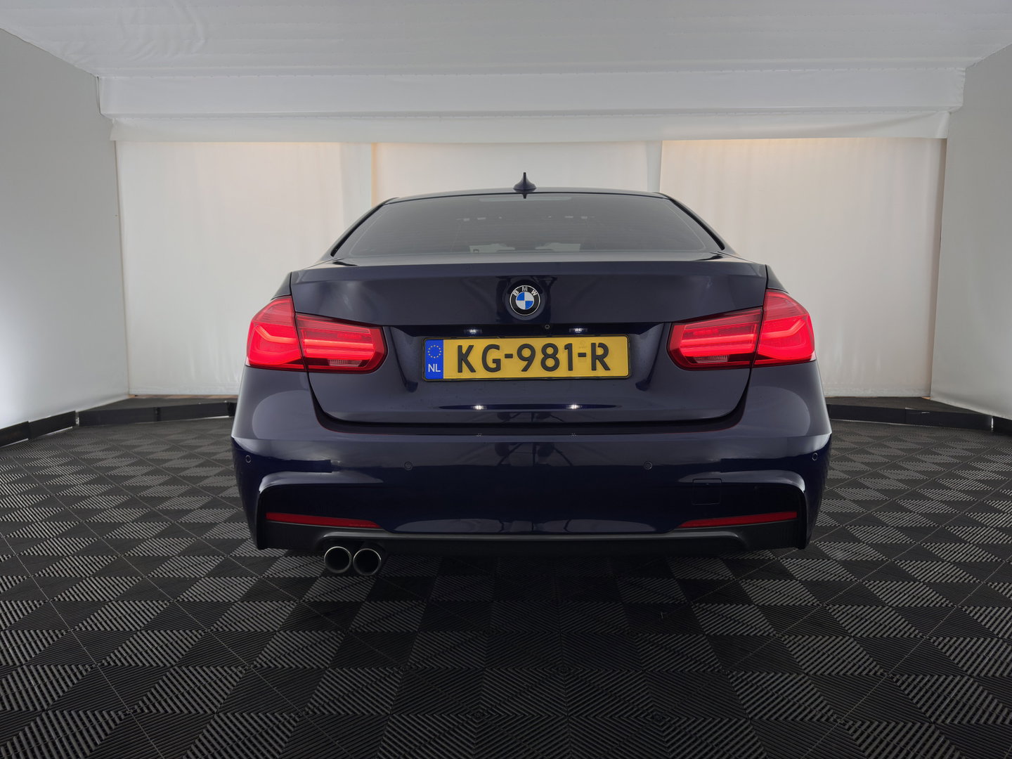 BMW 3-serie 330e Centennial High Executive M-Sportpack Aut. *PANO | HEAD-UP | LEATHER | FULL-LED | HEATED-SPORTSEATS | HIFI-SOUND | CAMERA | NAVI-FULLMAP | PRVACY-GLASS | SHIFTPADDLES | ECC | PDC | CRUISE | 19''ALU*