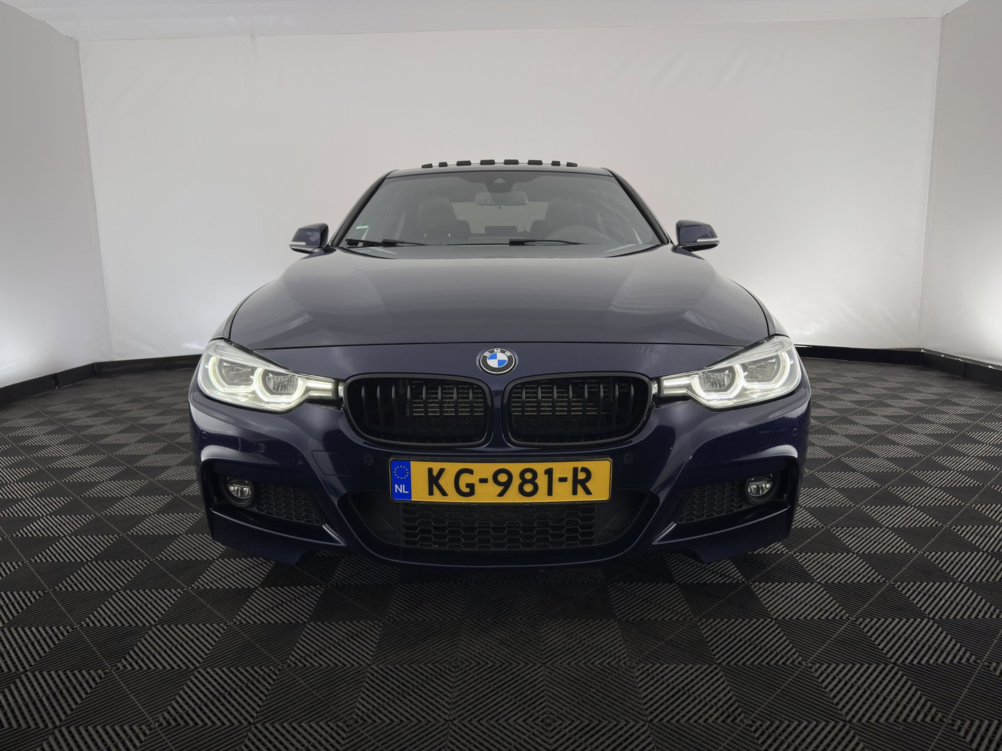 BMW 3-serie 330e Centennial High Executive M-Sportpack Aut. *PANO | HEAD-UP | LEATHER | FULL-LED | HEATED-SPORTSEATS | HIFI-SOUND | CAMERA | NAVI-FULLMAP | PRVACY-GLASS | SHIFTPADDLES | ECC | PDC | CRUISE | 19''ALU*