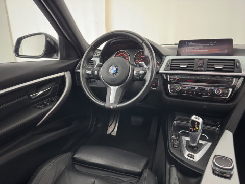 BMW 3-serie 330e Centennial High Executive M-Sportpack Aut. *PANO | HEAD-UP | LEATHER | FULL-LED | HEATED-SPORTSEATS | HIFI-SOUND | CAMERA | NAVI-FULLMAP | PRVACY-GLASS | SHIFTPADDLES | ECC | PDC | CRUISE | 19''ALU*