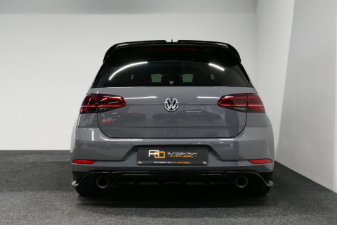Volkswagen Golf 2.0 TSI GTI TCR / Akrapovic uitlaat / Panoramadak / Stoelverwarming / Apple Carplay - Android Auto / Ambienteverlichting / DCC / Climatronic / Adaptive Cruise Control / 18'' LMV / Digitaal instrumentenpaneel