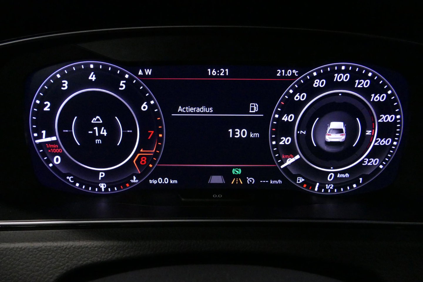 Volkswagen Golf 2.0 TSI GTI TCR / Akrapovic uitlaat / Panoramadak / Stoelverwarming / Apple Carplay - Android Auto / Ambienteverlichting / DCC / Climatronic / Adaptive Cruise Control / 18'' LMV / Digitaal instrumentenpaneel