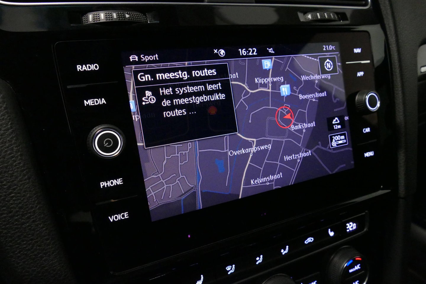 Volkswagen Golf 2.0 TSI GTI TCR / Akrapovic uitlaat / Panoramadak / Stoelverwarming / Apple Carplay - Android Auto / Ambienteverlichting / DCC / Climatronic / Adaptive Cruise Control / 18'' LMV / Digitaal instrumentenpaneel