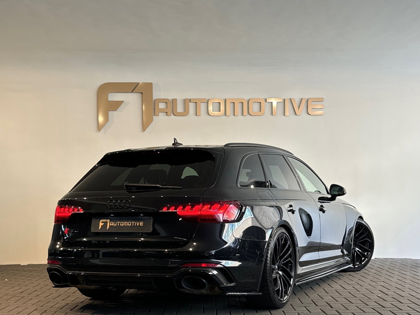 Audi RS4 Avant 2.9 TFSI quattro Pano|Ceramic|B&O|HuD|Carbon