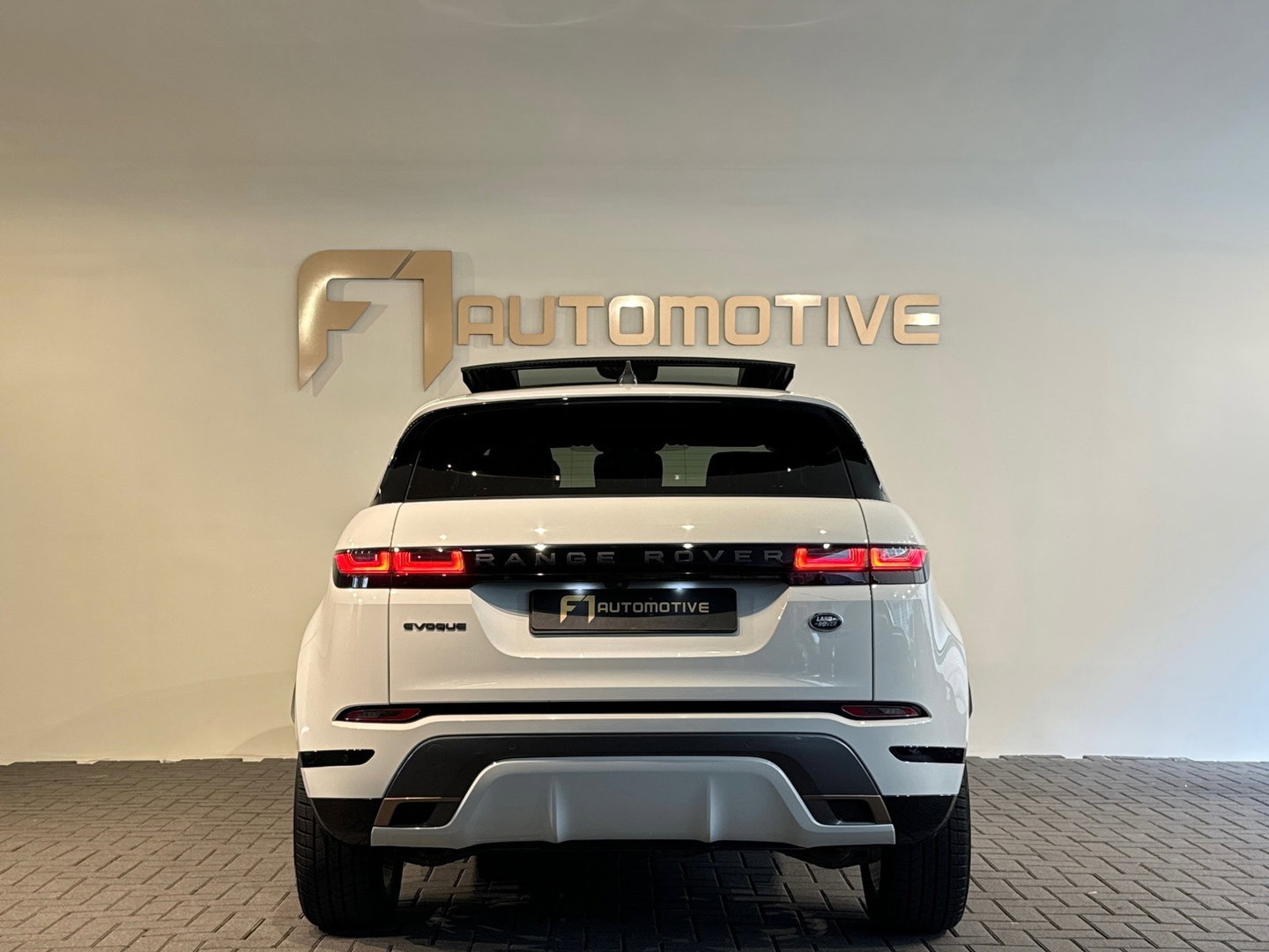 Land Rover Range Rover Evoque 2.0 P200 AWD R-Dynamic Pano