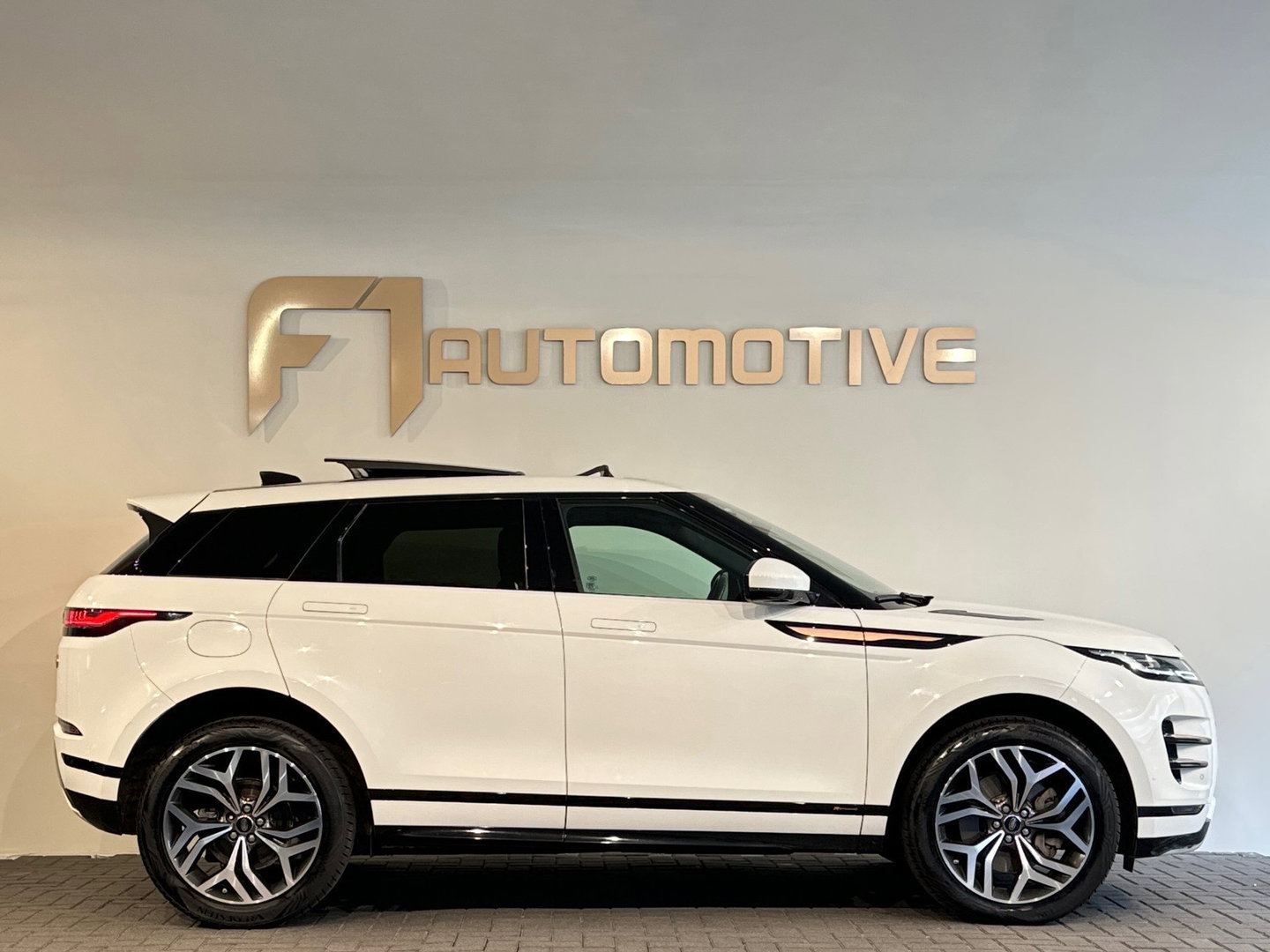 Land Rover Range Rover Evoque 2.0 P200 AWD R-Dynamic Pano