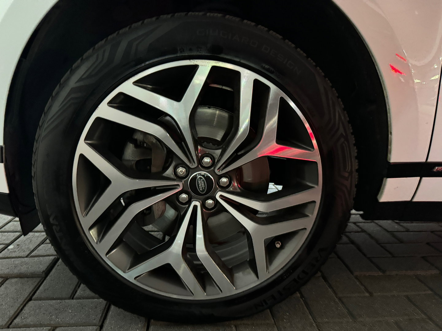 Land Rover Range Rover Evoque 2.0 P200 AWD R-Dynamic Pano