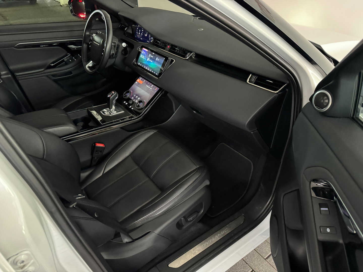 Land Rover Range Rover Evoque 2.0 P200 AWD R-Dynamic Pano