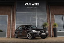 BMW 3 Serie - 320i Edition Sport Line Shadow Executive | 2e eigenaar | NL auto | Cruise control | Apple Carplay | Climate control | Sportstuur | Navigatie | Bluetooth | Sportstoelen | LED