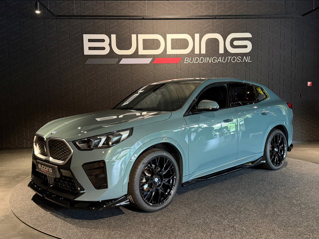 BMW iX2 - eDrive20 67 kWh | M-performance | Camera | 22''inch