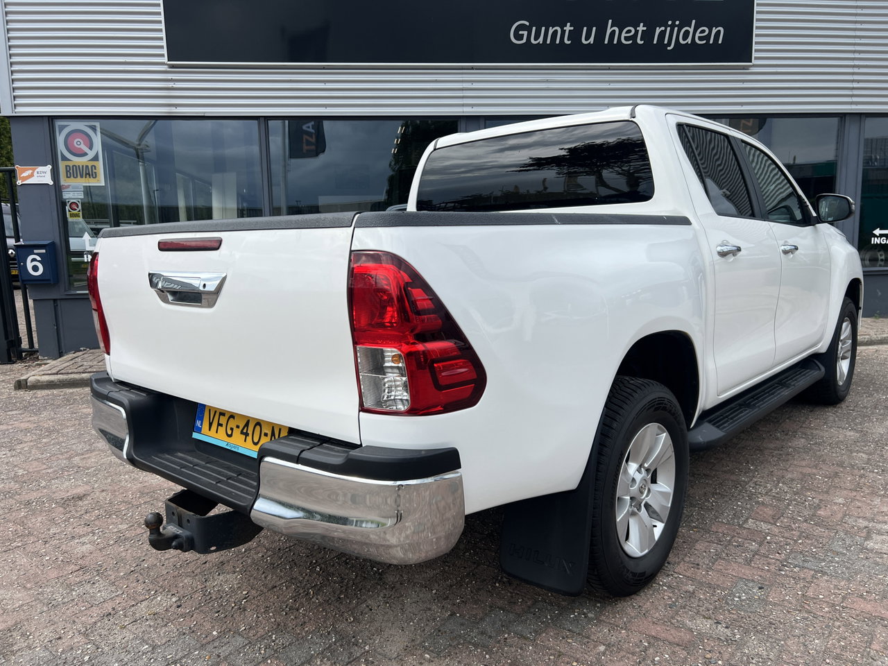 Toyota Hilux