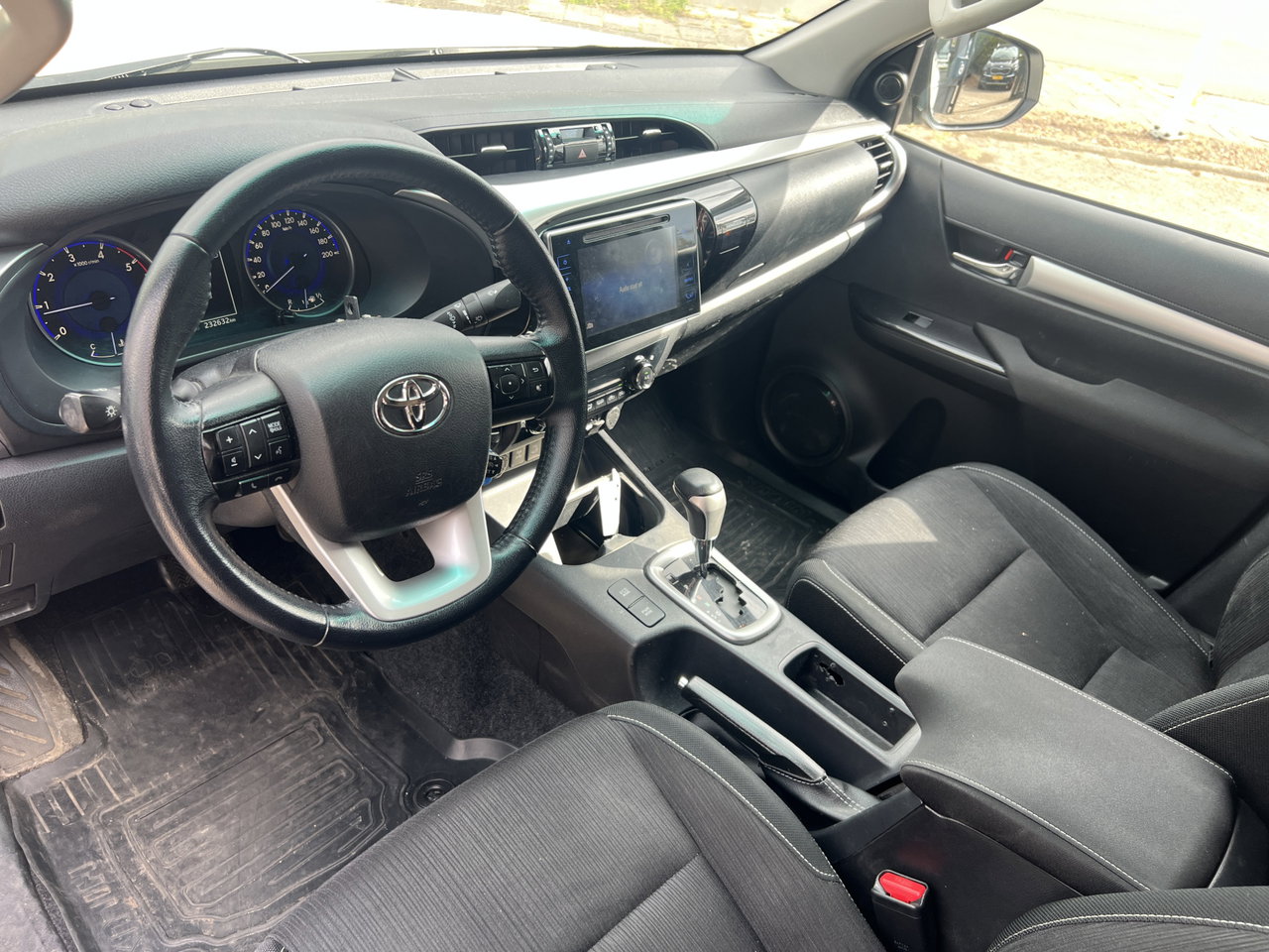 Toyota Hilux