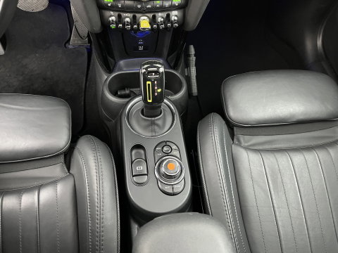 MINI Electric Yours 33 kWh [ 3-Fase-11kW ] {SoH-97%} (INCL-BTW) Aut. *HEATPUMP | PANO | LEATHER | DIGI-COCKPIT | HEAD-UP | FULL-LED | NAVI-FULLMAP | HEATED-SPORTSEATS | DAB | CRUISE | HARMAN/KARDON | CAMERA | KEYLESS | AMBIENTLIGHT | 17"ALU*