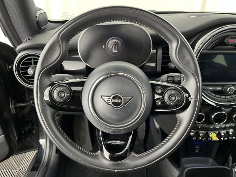 MINI Electric Yours 33 kWh [ 3-Fase-11kW ] {SoH-97%} (INCL-BTW) Aut. *HEATPUMP | PANO | LEATHER | DIGI-COCKPIT | HEAD-UP | FULL-LED | NAVI-FULLMAP | HEATED-SPORTSEATS | DAB | CRUISE | HARMAN/KARDON | CAMERA | KEYLESS | AMBIENTLIGHT | 17"ALU*