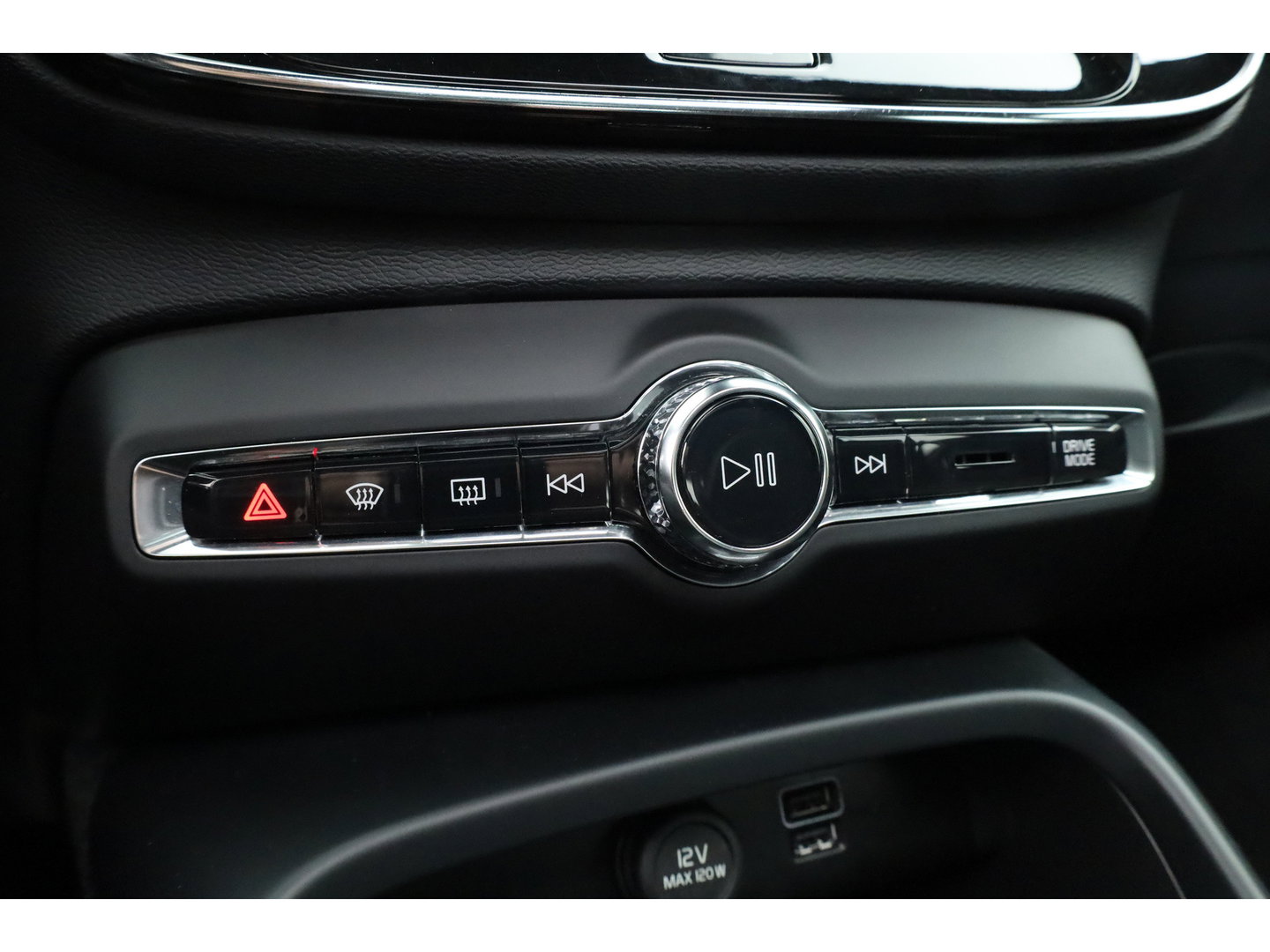 Volvo XC40 1.5 T5 Recharge R-Design | Pano | H&K audio | Trekhaak | Elek bes.Stoel | Stoel & stuurverwarming |