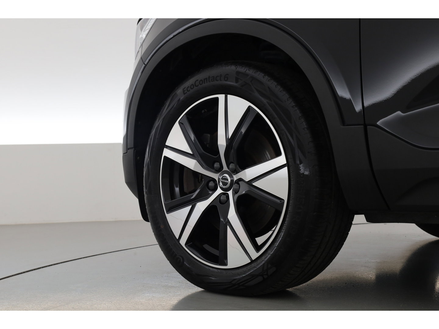 Volvo XC40 1.5 T5 Recharge R-Design | Pano | H&K audio | Trekhaak | Elek bes.Stoel | Stoel & stuurverwarming |