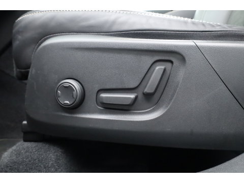 Volvo XC40 1.5 T5 Recharge R-Design | Pano | H&K audio | Trekhaak | Elek bes.Stoel | Stoel & stuurverwarming |