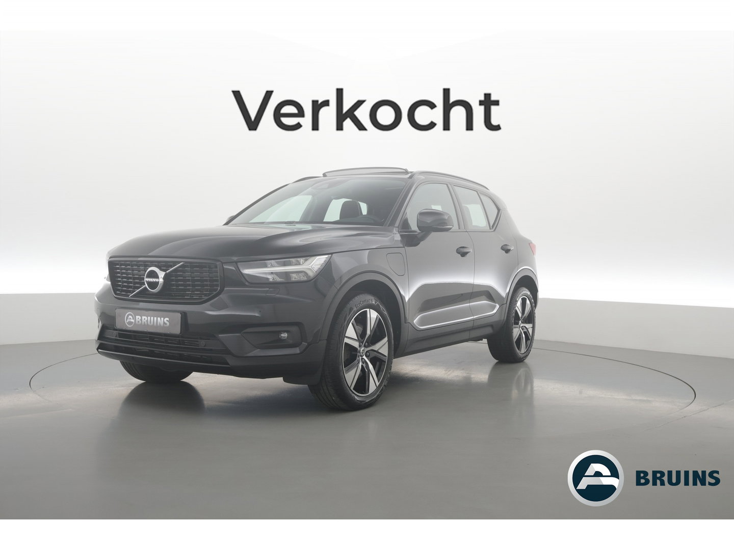 Volvo XC40 1.5 T5 Recharge R-Design | Pano | H&K audio | Trekhaak | Elek bes.Stoel | Stoel & stuurverwarming |