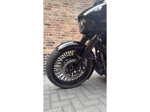 Harley Davidson 103 FLHX Street Glide Bagger 21'' CVO Black Out Streetglide