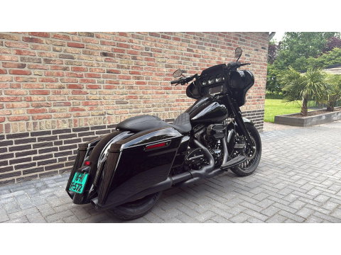 Harley Davidson 103 FLHX Street Glide Bagger 21'' CVO Black Out Streetglide