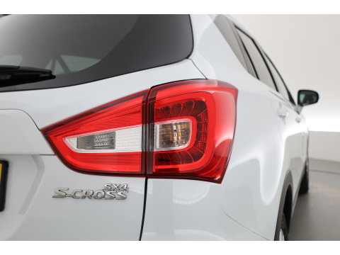 Suzuki S-Cross 1.0 Boosterjet Exclusive | Camera | Afn. Trekhaak | Keyless | Stoelverw. | Clima | LED | 17''