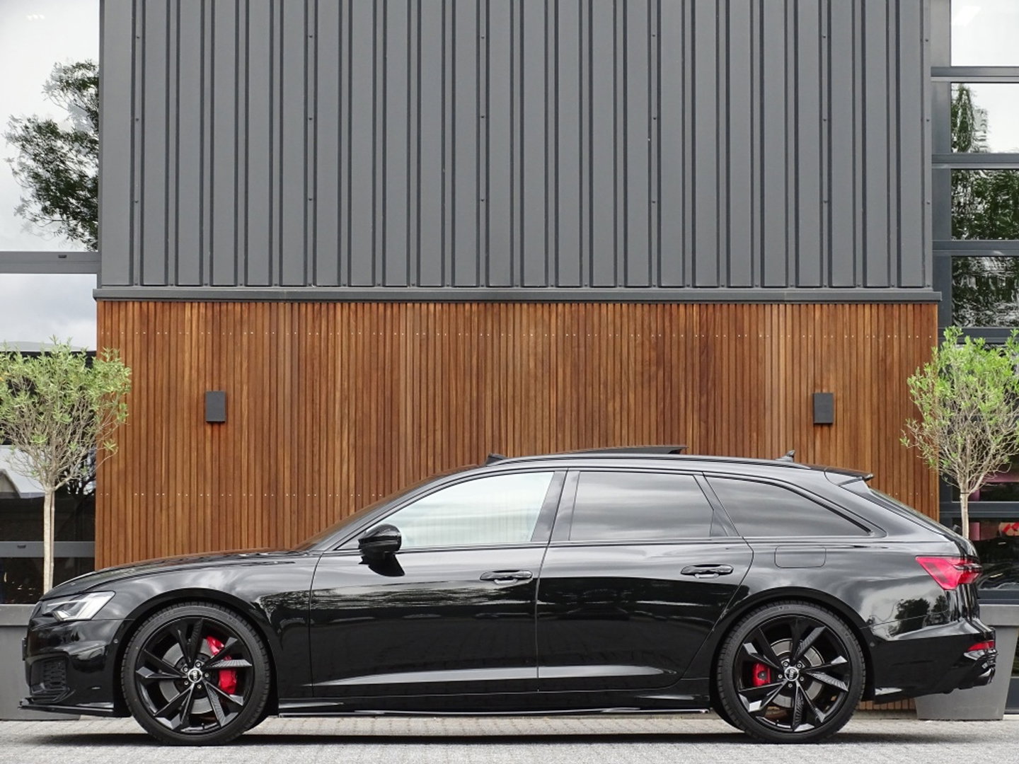 Audi A6 Avant 55 TFSI e 367PK Quattro / S6 Edition / Competition / LED