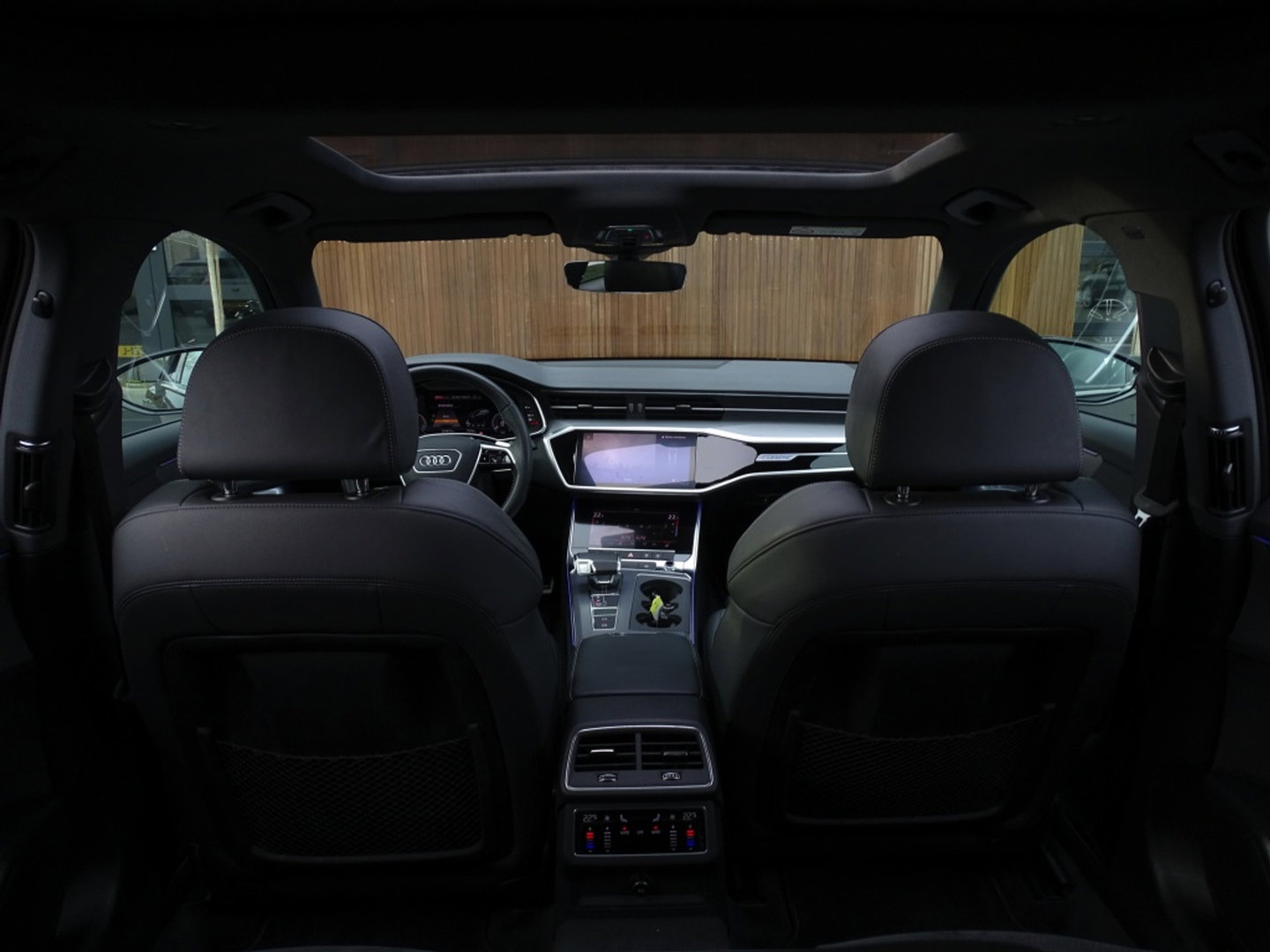 Audi A6 Avant 55 TFSI e 367PK Quattro / S6 Edition / Competition / LED
