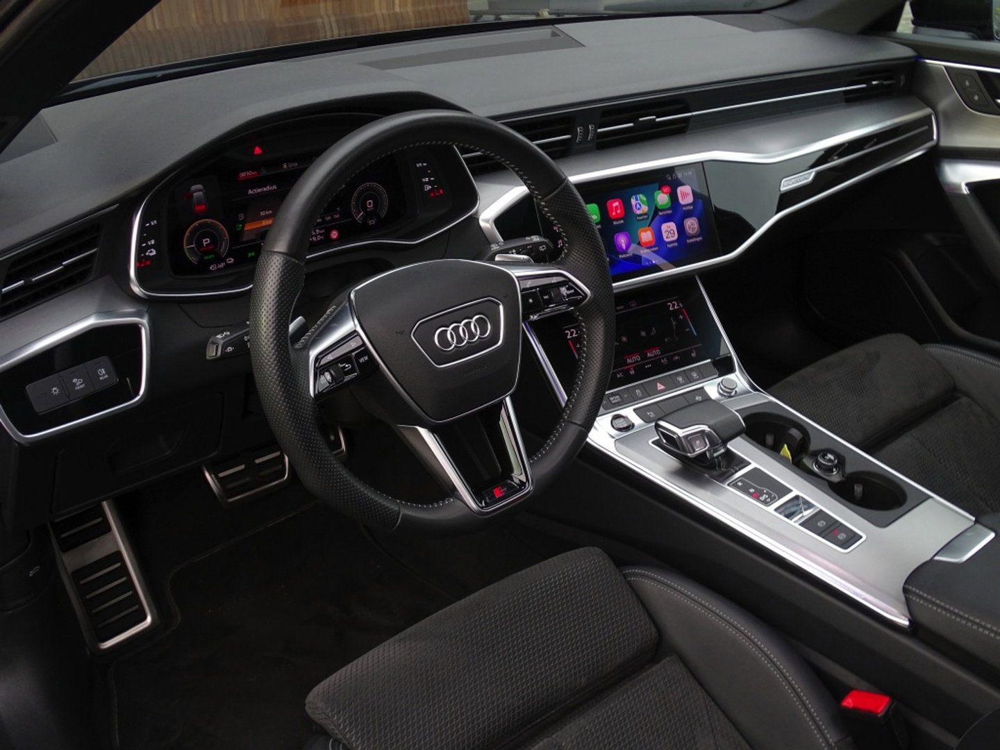 Audi A6 Avant 55 TFSI e 367PK Quattro / S6 Edition / Competition / LED