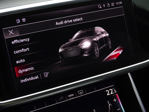 Audi A6 Avant 55 TFSI e 367PK Quattro / S6 Edition / Competition / LED